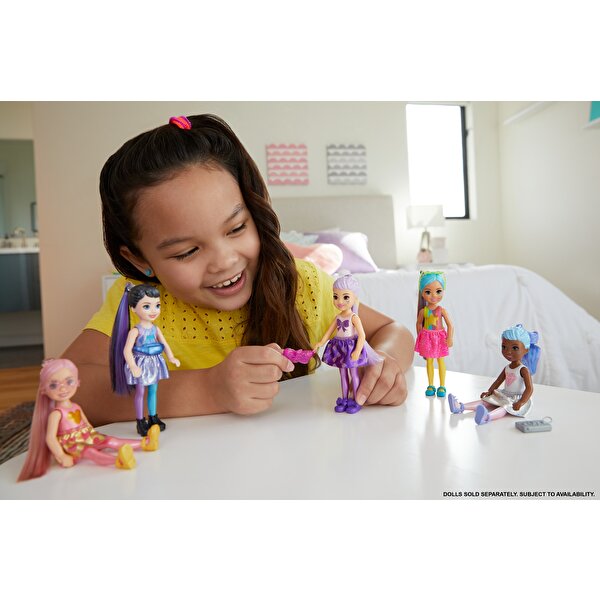 Barbie Color Reveal Renk Değiştiren Sürpriz Chelsea Işıltılı Bebekler Serisi GWC59