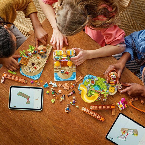 LEGO Friends Aile Tatil Köyü 42673