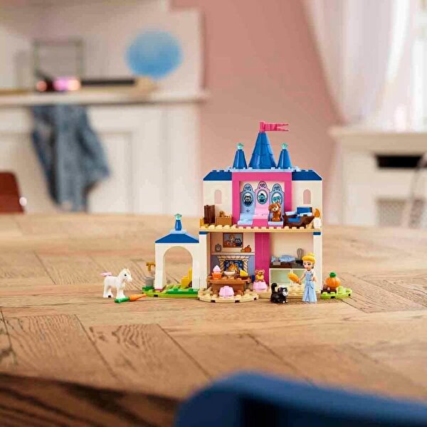 LEGO Disney Princess Sindirella Hayvan Dosları Şatosu 43283