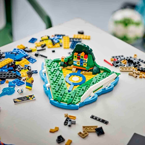 LEGO Editions Vini Jr. Unutulmaz Futbol Anları 43027