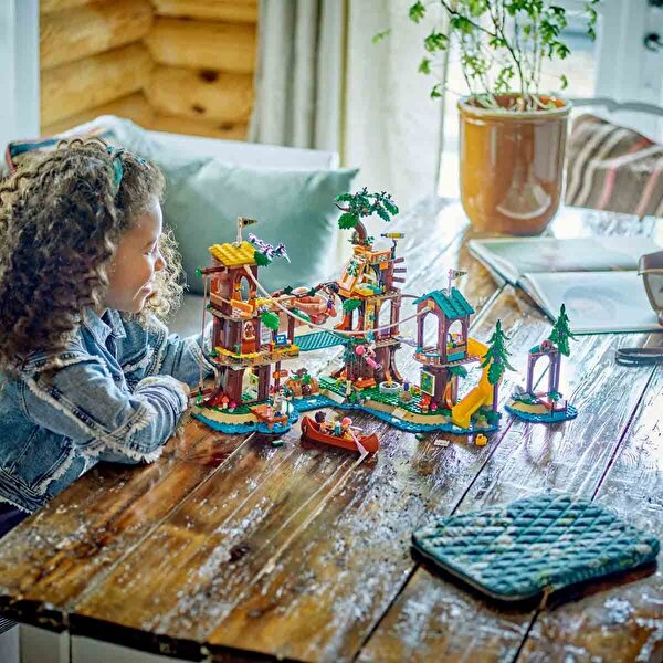 LEGO Friends Macera Kampı Ağaç Ev 42631