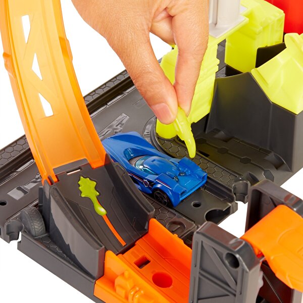 Hot Wheels Tekerlekli Yarış Dünyası Oyun Seti Roket Temalı GTT75