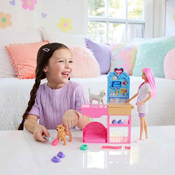 Barbie'nin Veteriner Kliniği Bebek ve Aksesuarlar Oyun Seti JFX93
