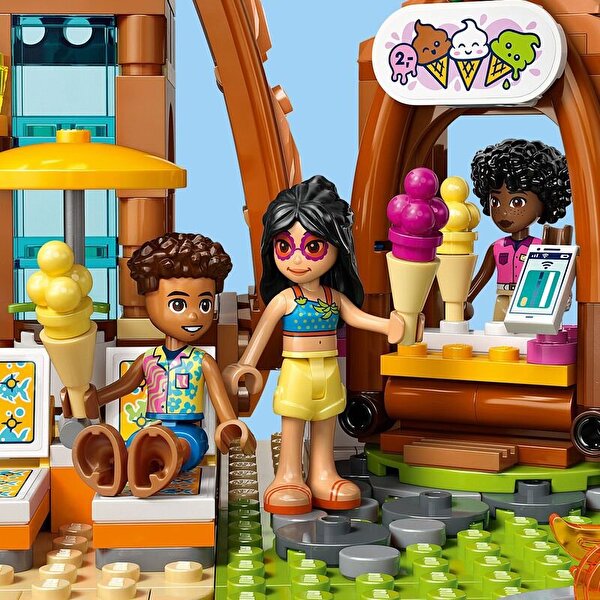 LEGO Friends Aile Tatil Köyü 42673