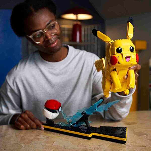 LEGO Pokemon Pikachu ve Poke Topu 72152