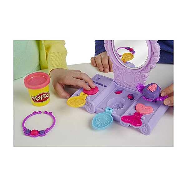 Play-Doh Disney Prenses Sofia'nın Süslenme Seti