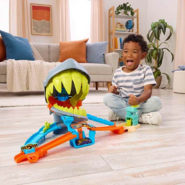 Hot Wheels City Köpek Balığı Macerası Oyun Seti JHL96
