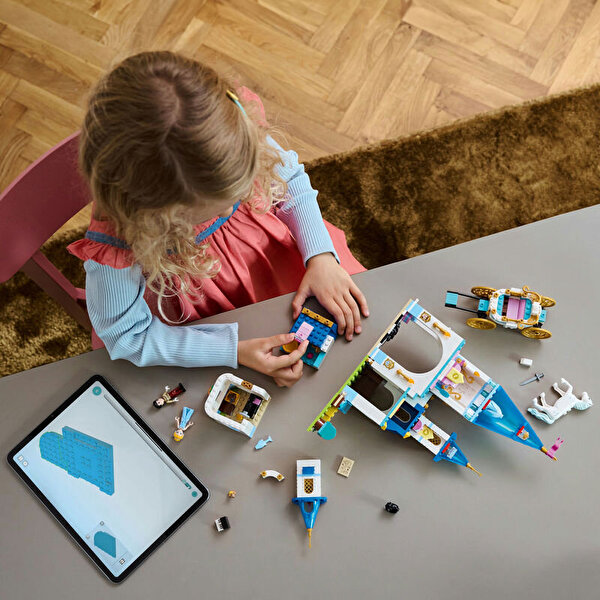 LEGO Disney Princess Sindirella’nın Şatosu ve At Arabası 43275