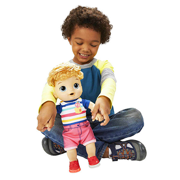 Baby Alive Işıklı Ayakkabılarıyla Neşeli Erkek Bebeğim E5244