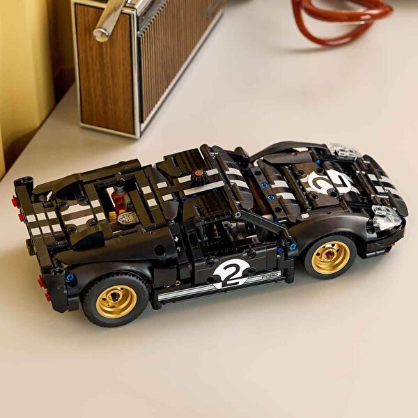 LEGO Technic 1966 Ford GT40 MKII Yarış Arabası 42223
