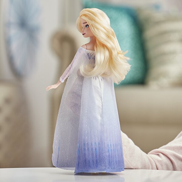 Disney Frozen 2 Şarkı Söyleyen Kraliçe Elsa E8880