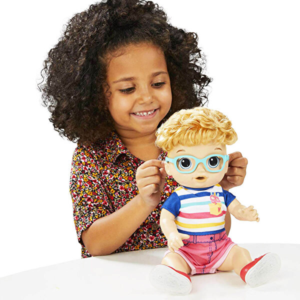 Baby Alive Işıklı Ayakkabılarıyla Neşeli Erkek Bebeğim E5244
