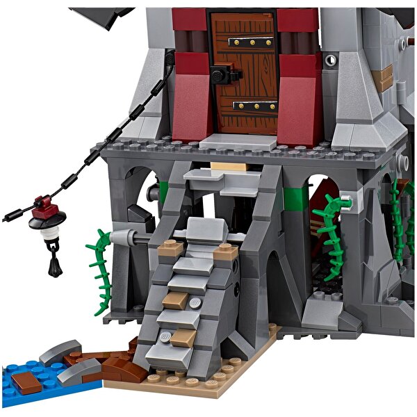 LEGO® Ninjago Lighthouse Siege