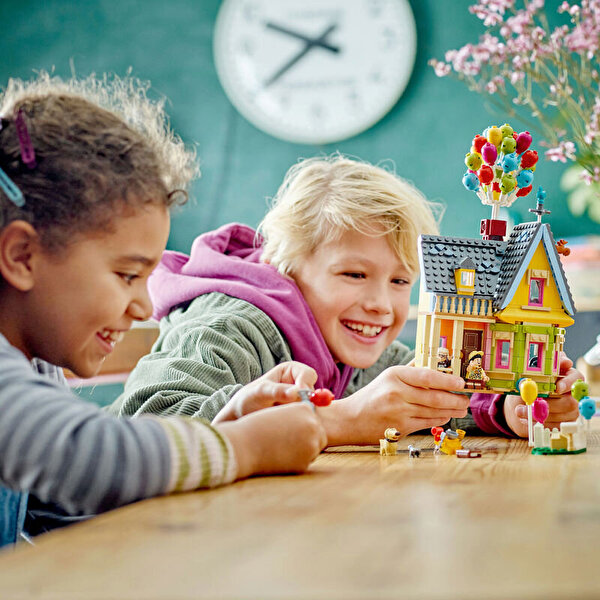LEGO  Disney Pixar ‘Yukarı Bak’ Evi 43217