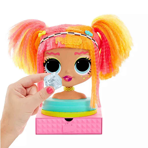 L.O.L. Sürpriz O.M.G. Büst