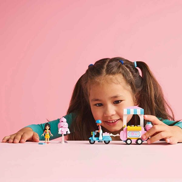 LEGO Friends Pamuk Şeker Standı ve Scooter 42643