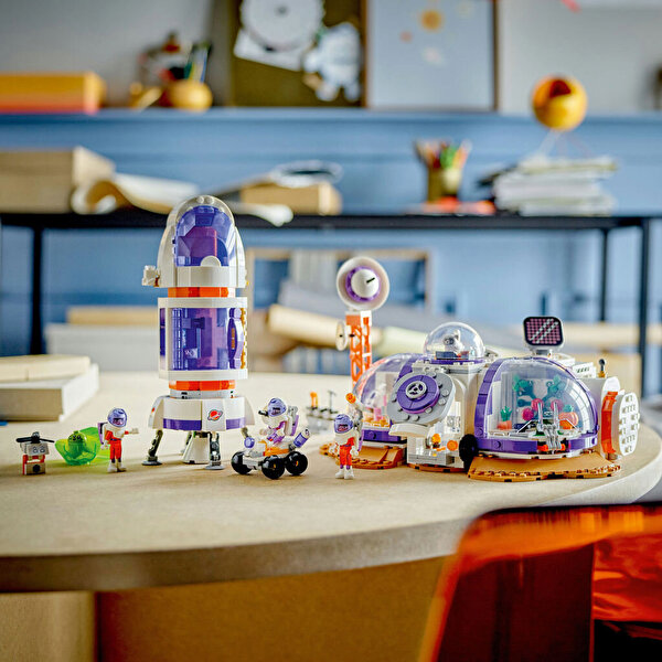 LEGO Friends Mars Uzay Üssü ve Roketi oyuncağıyla 42605