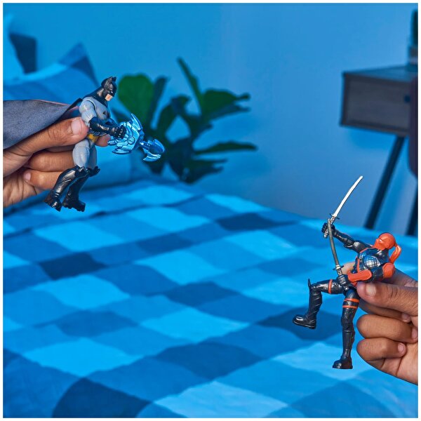 Batman Sürpriz Aksesuarlı Figür Harley Quinn