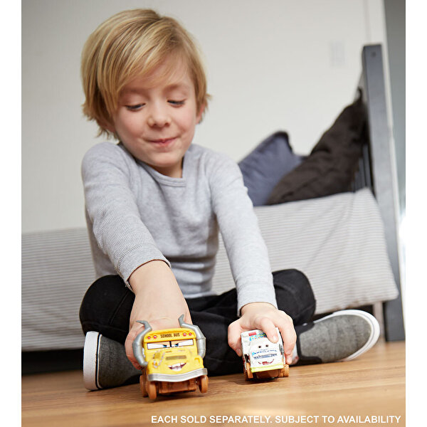 Cars 3 Crazy 8 Racers Büyük Boy Araçlar