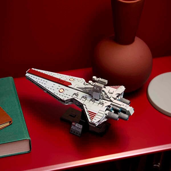 LEGO Star Wars Venatör Sınıfı Saldırı Kruvazörü 75441