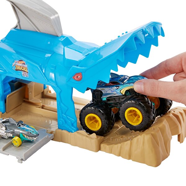 Hot Wheels Monster Trucks Fırlatıcılı Oyun Seti Shark Wreak GKY03