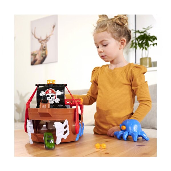 Dickie Korsan Gemisi