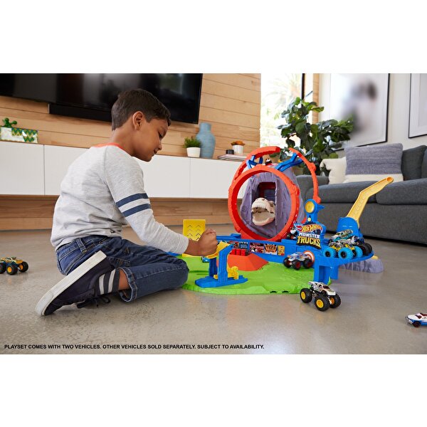 Hot Wheels Monster Trucks Volkanik Alanda Macera Oyun Seti GYL14