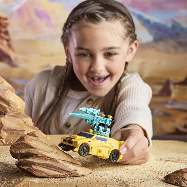 Transformers Cyberworld Dönüşebilen Robot Bumblebee