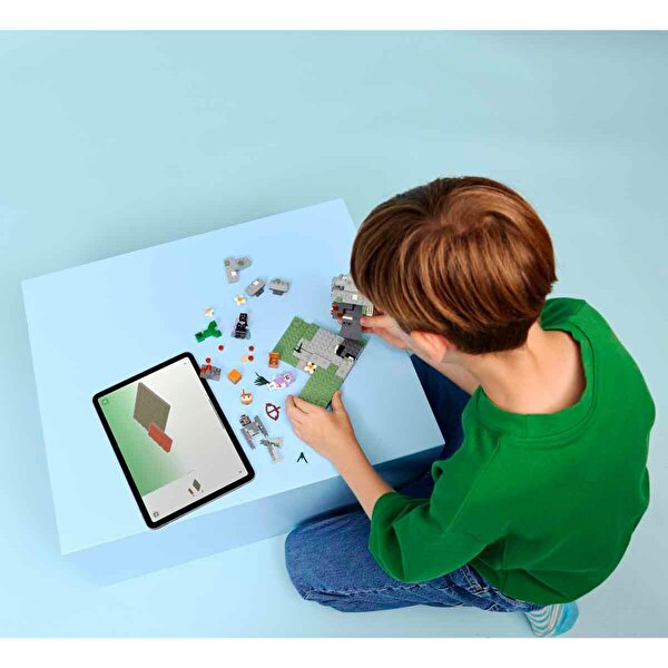 LEGO Minecraft Solgun Bahçe 21586