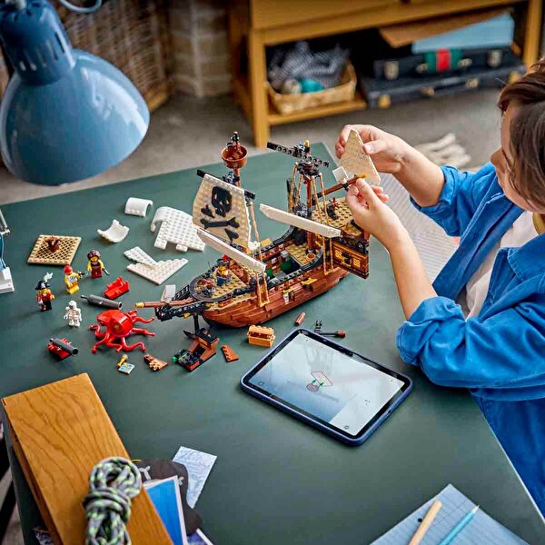 LEGO Creator 3’ü 1 Arada İkonik Korsan Gemisi 31387