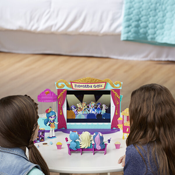 My Little Pony Equestria Girls Miniler Sinema Salonu