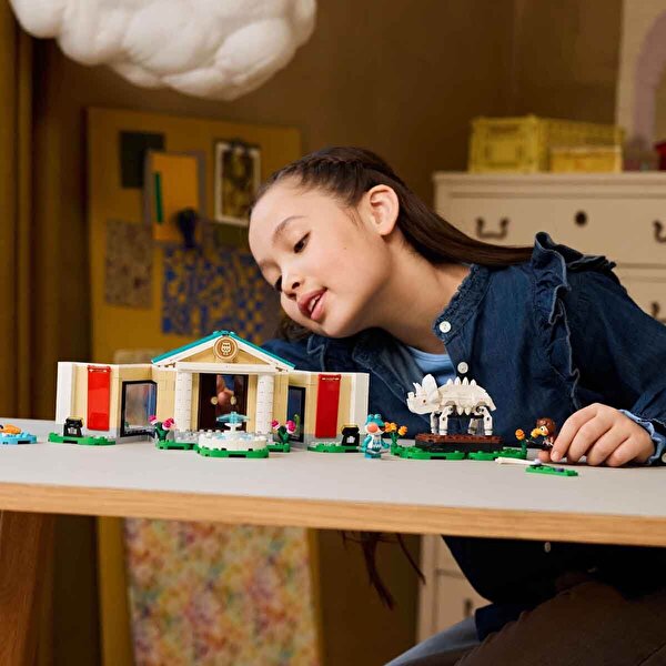 LEGO Animal Crossing Blathers Müze Koleksiyonu 77056