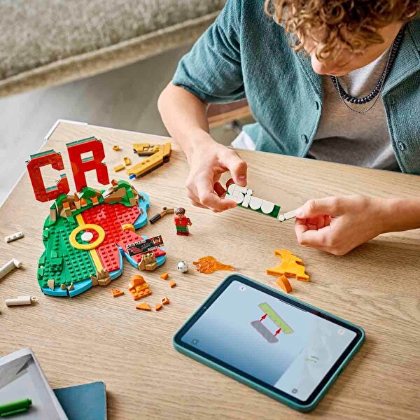 LEGO Editions Cristiano Ronaldo Unutulmaz Futbol Anları 43012