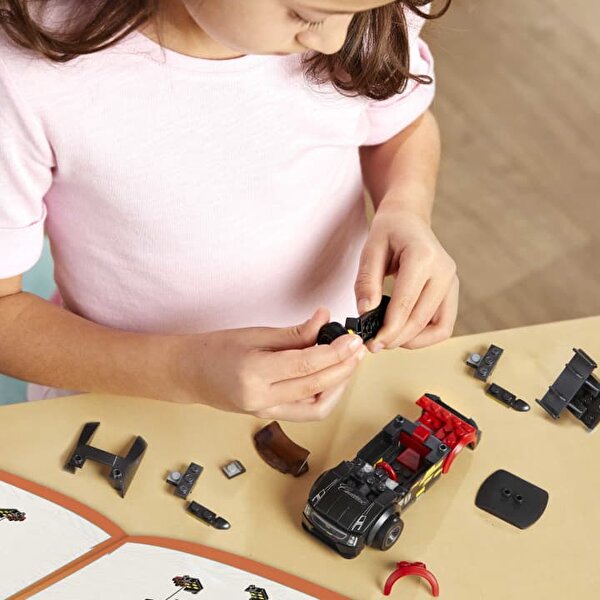 Mega Hot Wheels Yarışçı Arabalar Koleksiyonu 16 Cadillac Ats-Vr HHL96