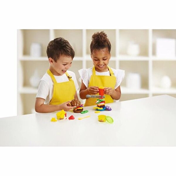 Play Doh Mutfak Atölyesi Hamburger ve Patates Kızartması Seti E5472