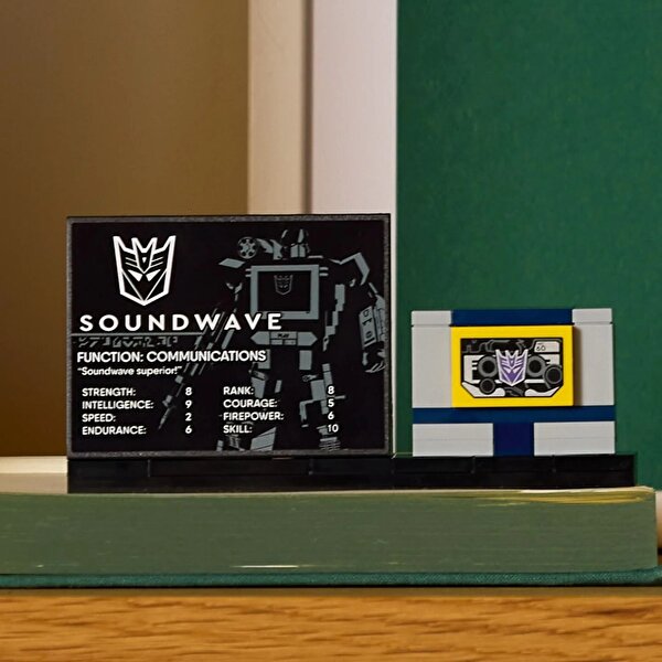 LEGO Icons Transformers: Soundwave 10358