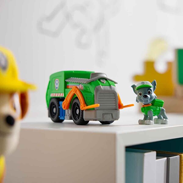 Paw Patrol Rocky Figürü ve Geri Dönüşüm Kamyonu