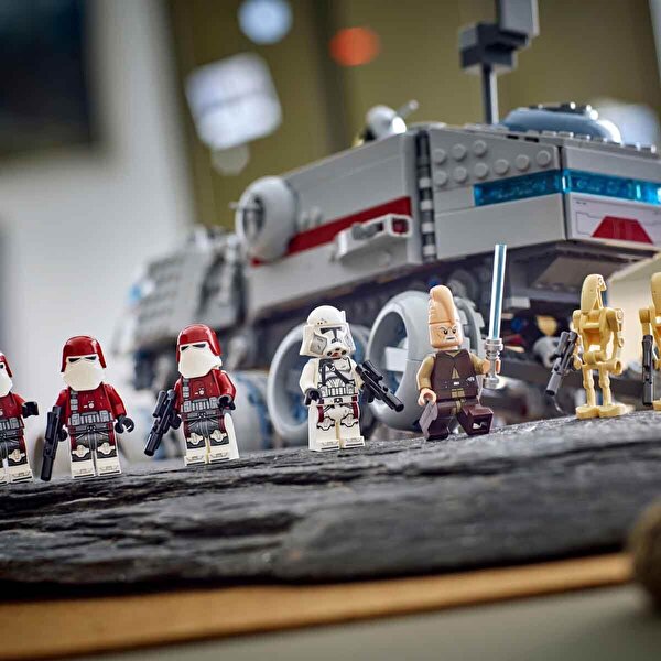 LEGO Star Wars: Klon Savaşları Cumhuriyet Juggernaut 75413