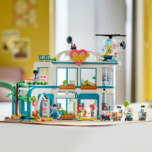 LEGO Friends Heartlake City Hastanesi 42621