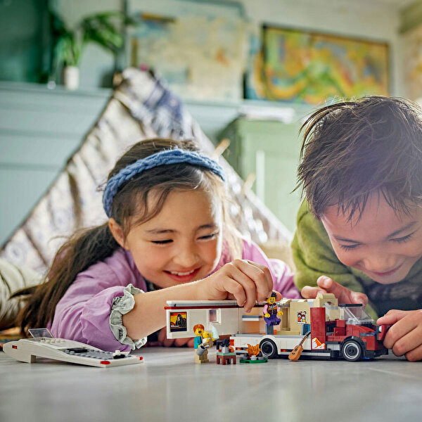 LEGO City Tatil Macera Karavanı 60454