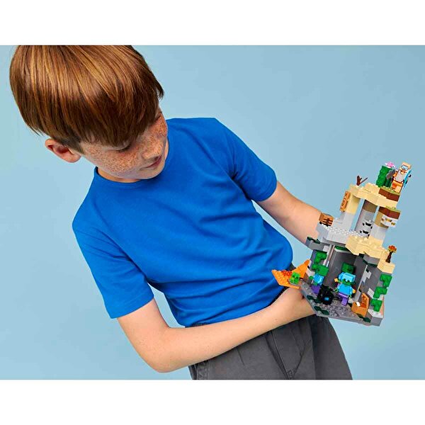 LEGO Minecraft Zombi Zindanı 21587