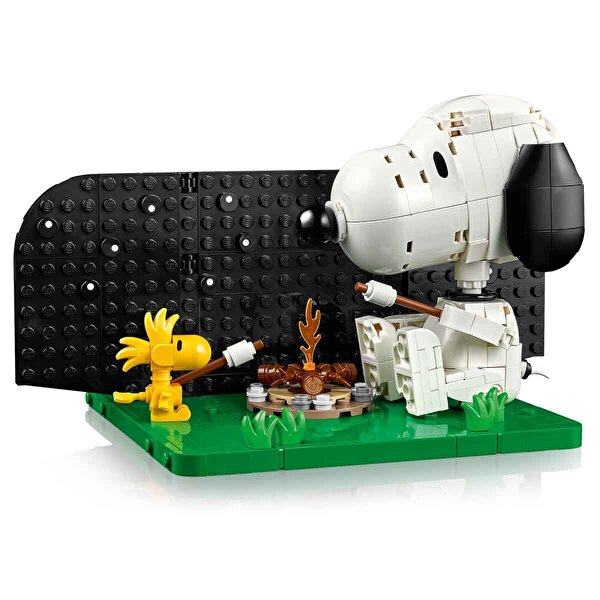 LEGO Ideas Peanuts: Snoopy'nin Köpek Kulübesi 21368