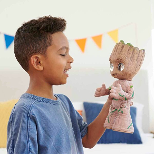 Marvel I Am Groot Groovin Groot Sesli ve Hareketli Peluş HJM23