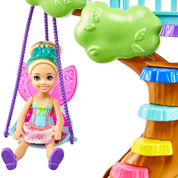 Barbie Dreamtopia Chelsea ve Eğlenceli Dünyası Oyun Seti Ağaç Ev GTF49
