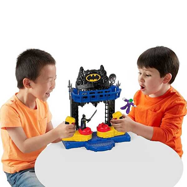 Imaginext DC Super Friends İkili Kapışma Batcave Oyun Seti FKW12
