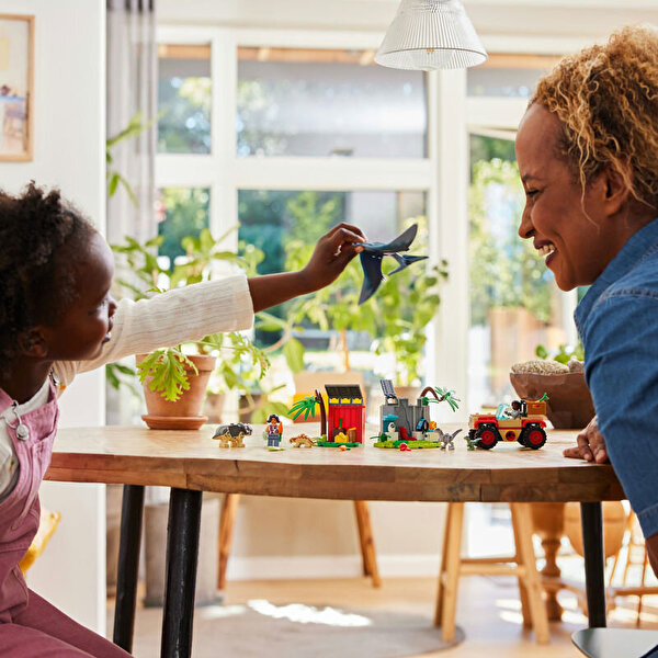 LEGO Jurassic World Yavru Dinozor Kurtarma Merkezi 76963