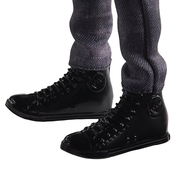 Barbie Yakışıklı Ken Bebekler Mor Saçlı ve Ekose Gömlekli GYB05