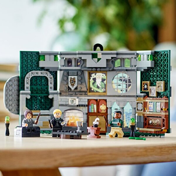 LEGO Harry Potter Slytherin Binası Bayrağı 76410