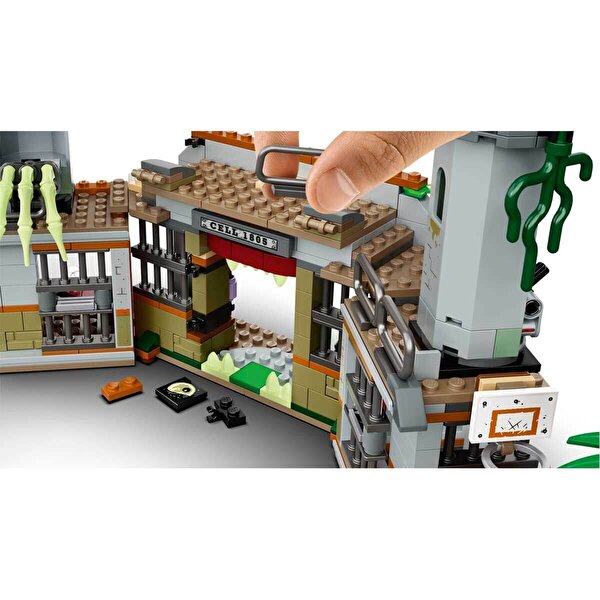 LEGO Hidden Side Terk Edilmiş Newbury Hapishanesi 70435