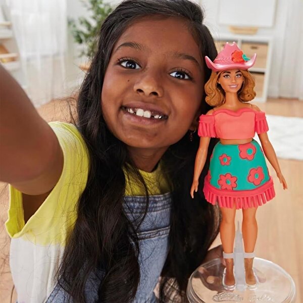 Play Doh Barbie Çiçekli ve Püsküllü Seti G1360